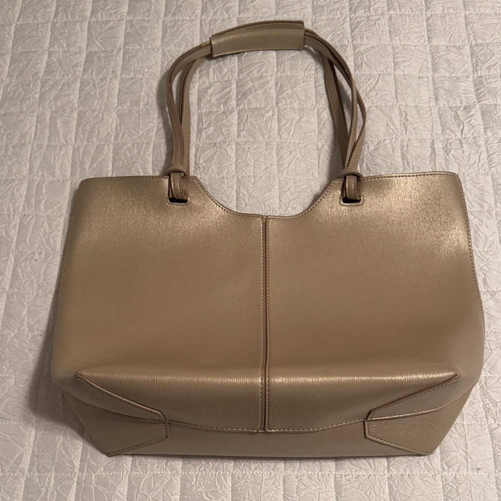Neiman Marcus champagne shimmer Women's Tote Bag Excellent Condition no callouts